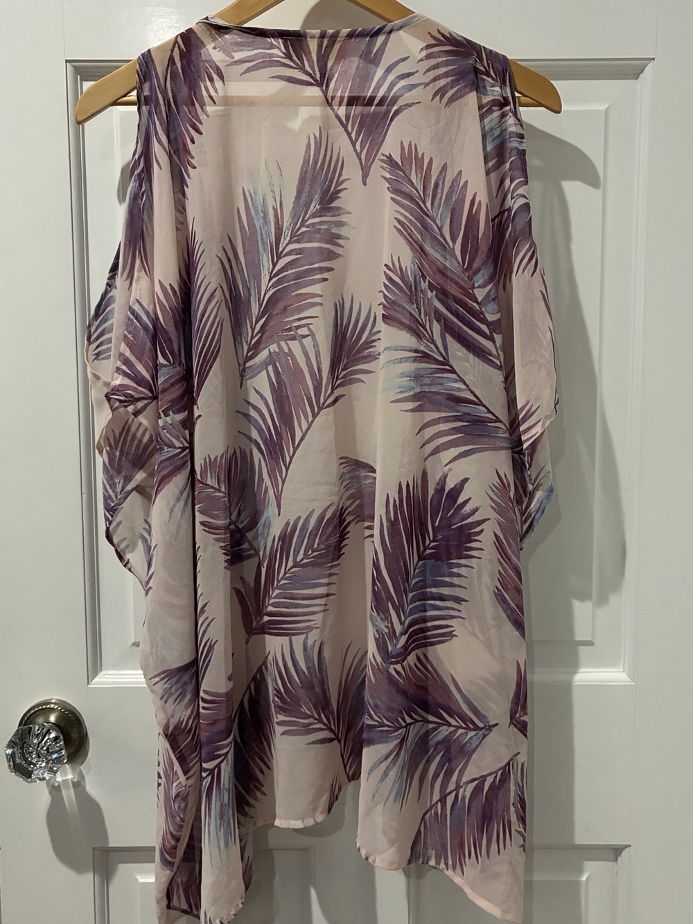 Forever 21 Sheer Palm Leaf Kimono - Picture 4 of 4
